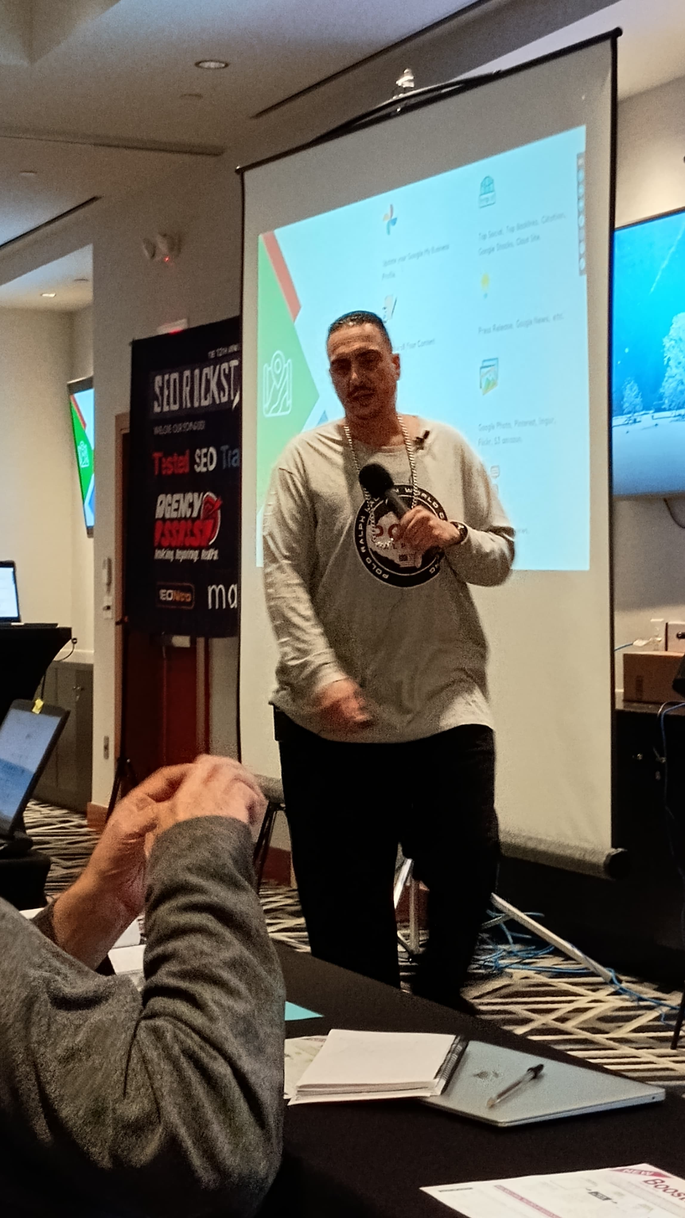 Mike teaching the crowd live